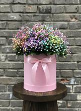 Цветочная композиция из Гипсофила и Розы в шляпной коробке в Лысогорской