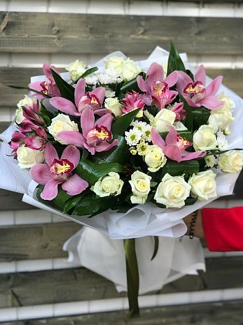 Букет цветов из: Розы и Хризантемы в Лысогорской