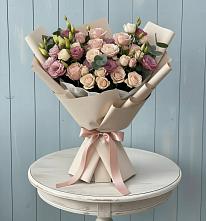 Букет цветов из:  Розы и Лизиантусы в Лысогорской