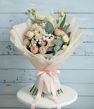 Букет цветов из:  Розы и Лизиантусы в Лысогорской