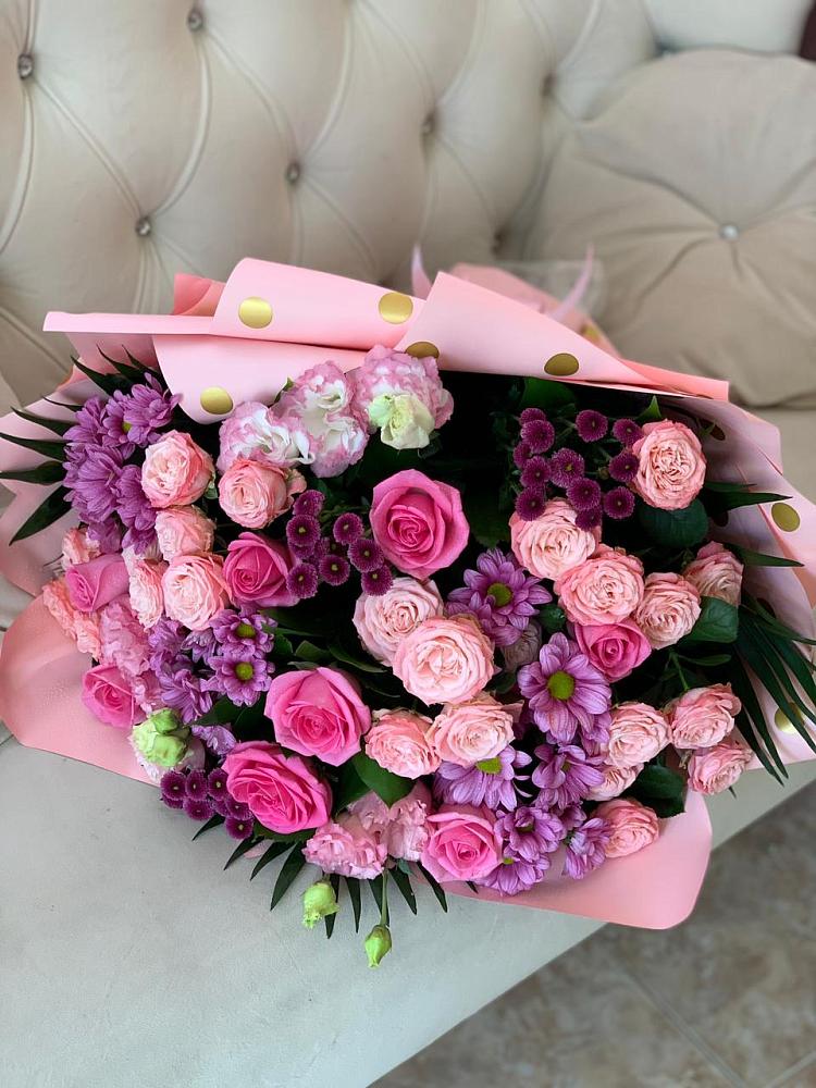 Букет цветов из: Хризантемы, Розы и Лизиантусы в Лысогорской