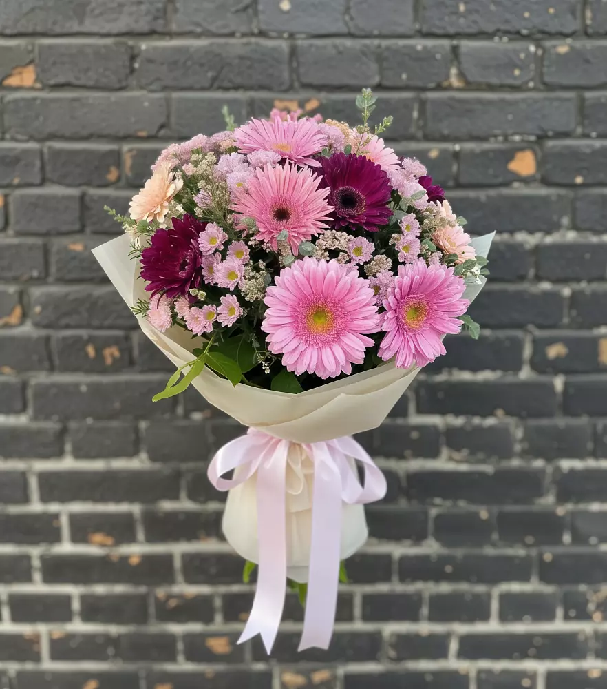 Букет цветов из: Герберы и Хризантемы в Лысогорской