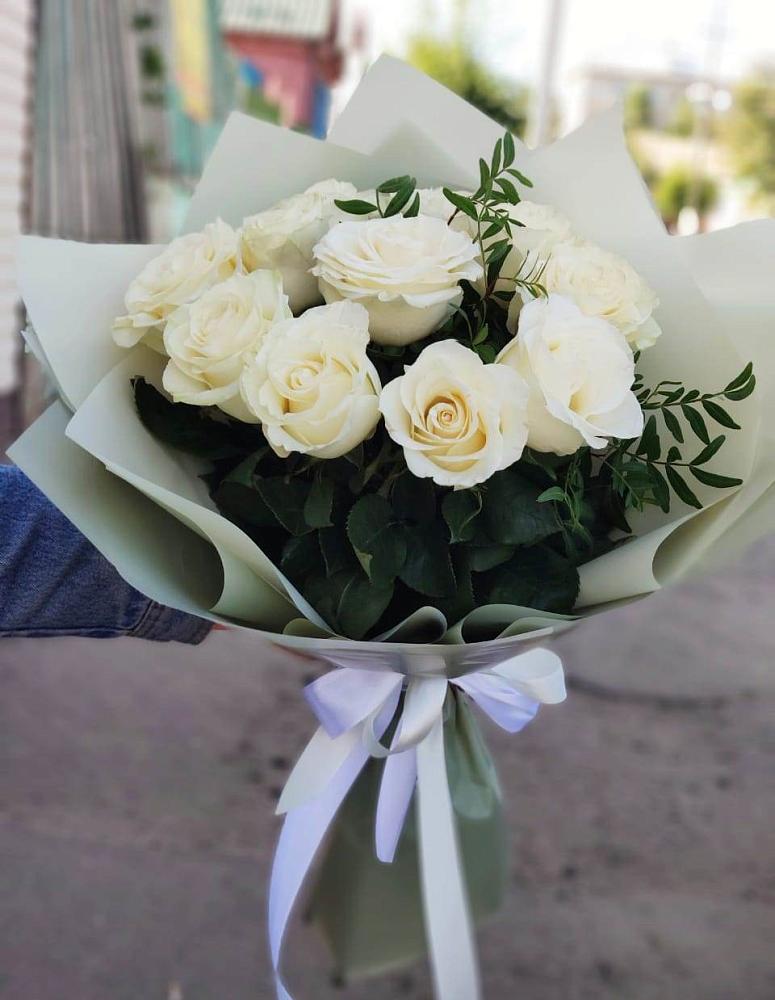 Букет Белые розы Проуд в Лысогорской
