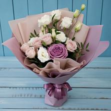 Букет цветов из:  Розы и Лизиантусы в Лысогорской