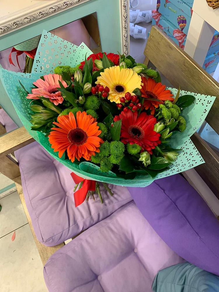 Букет цветов из: Герберы, Хризантемы и Альстромерии в Лысогорской