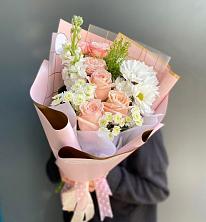 Букет цветов из:  Хризантемы и Розы в Лысогорской