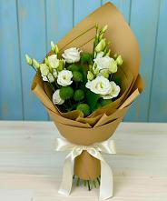 Букет цветов из:  Хризантемы и Лизиантусы в Лысогорской