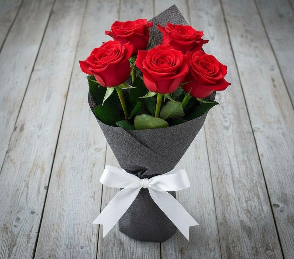 Букет 5 Красных роз Эдлесс Лав в Лысогорской