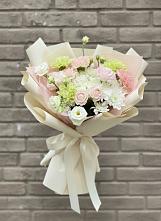 Букет цветов из:  Гвоздики, Розы, Лизиантусы и Хризантемы в Лысогорской