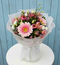 Букет цветов из:  Герберы, Альстромерии и Лизиантусы в Лысогорской