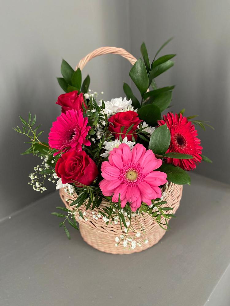 Цветочная композиция из Розы, Хризантемы и Герберы в корзине в Лысогорской