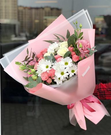 Букет цветов из: Розы, Лизиантусы и Хризантемы в Лысогорской